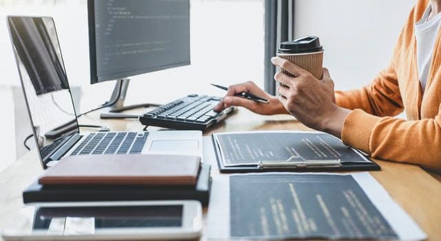 進化し続ける電子機器の要プリント基板の技術動向と環境対応の最前線 進化し続ける電子機器の要プリント基板の技術動向と環境対応の最前線