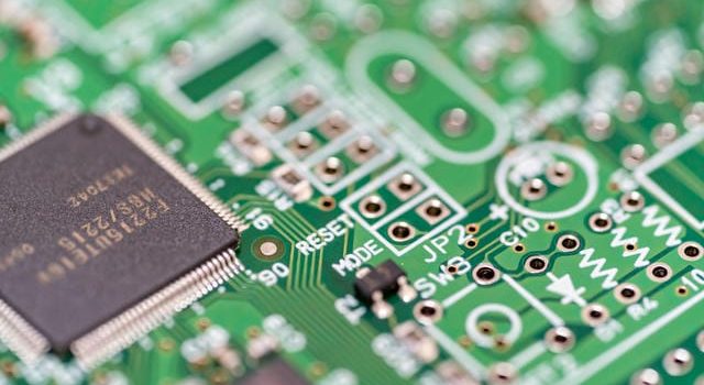 電子機器進化を支えるプリント基板の多様性と最先端技術への挑戦 電子機器進化を支えるプリント基板の多様性と最先端技術への挑戦